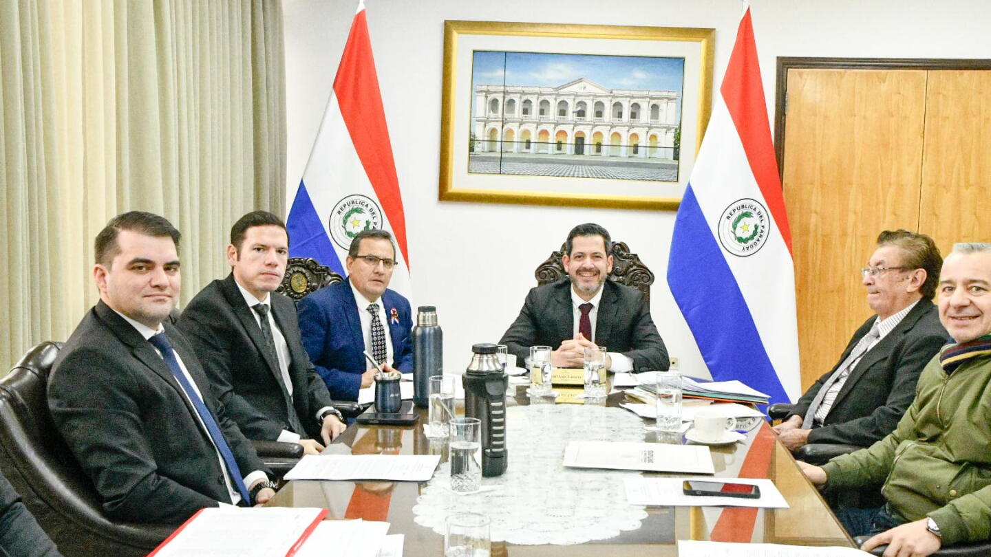 Aguilera destaca avances del Gobierno, pero reconoce falencia en salud
