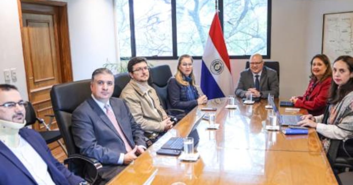 Economía y Salud coordinan plan de pagos a proveedores para garantizar cumplimiento