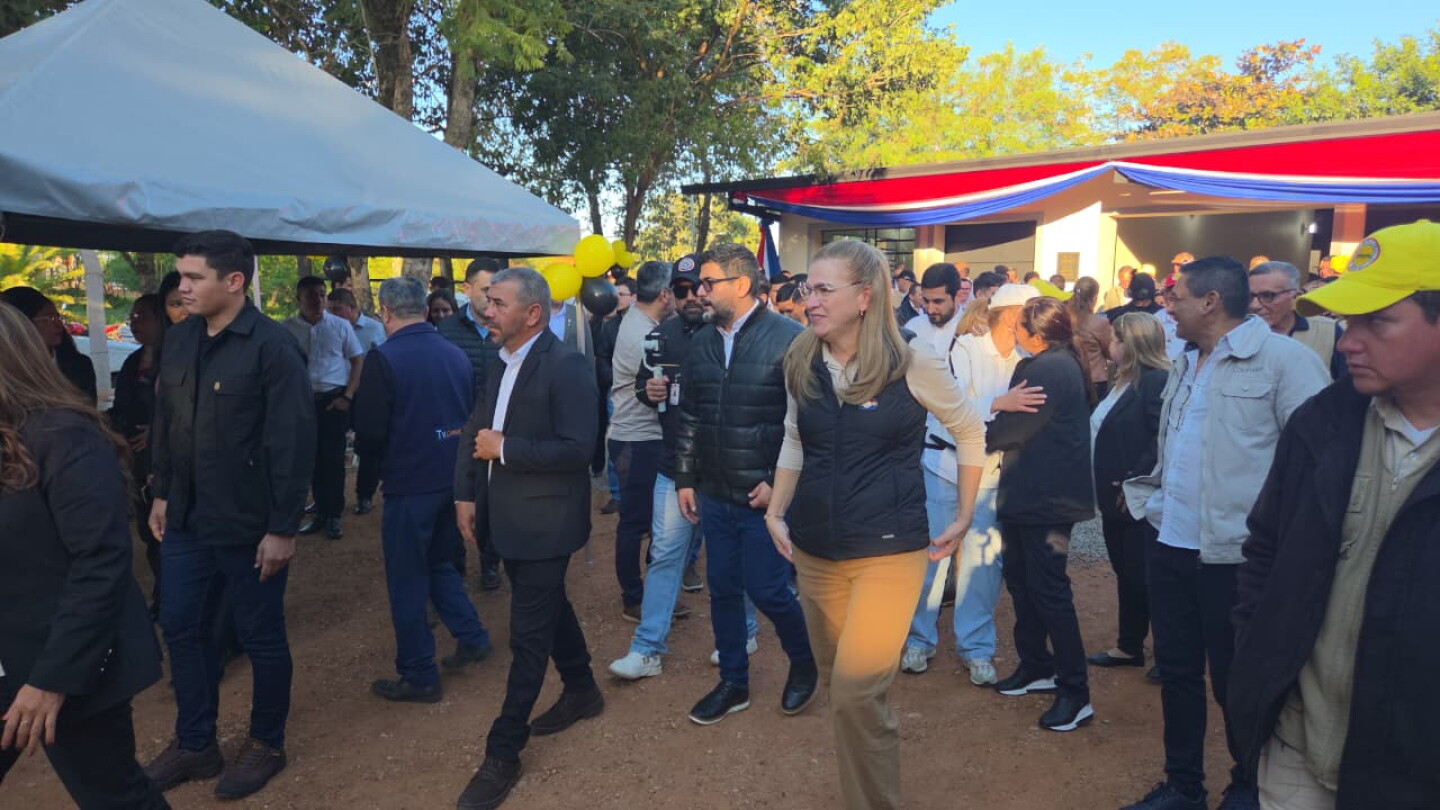 Ministra de Salud aborda demanda de servicios en hospitales públicos