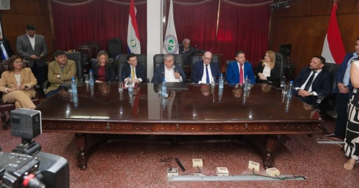 IPS e industria farmacéutica coordinan acciones para garantizar disponibilidad de medicamentos