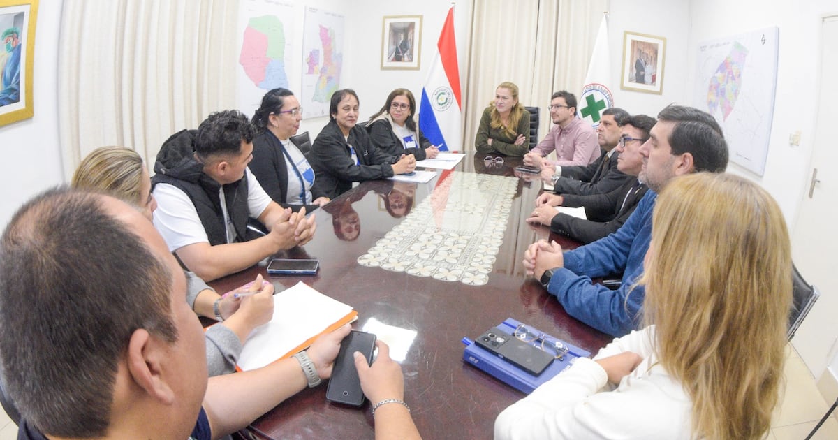 Ministerio de Salud sostiene diálogo con representantes de enfermería